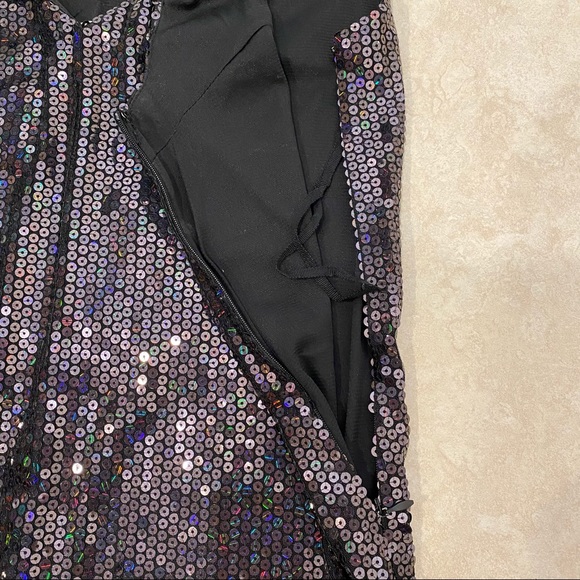 Line & Dot Thea Sequin Mini Dress in Black, Deep V-neck, NWT, Hidden Side Zipper - Picture 12 of 15